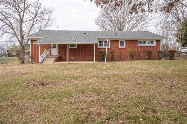 402 N Military St, Loretto, TN 38469