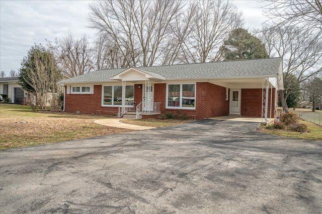 402 N Military St, Loretto, TN 38469