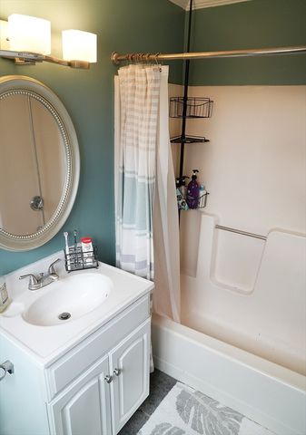 15 Bower Rd F9, Quincy, MA 02169