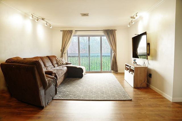 15 Bower Rd F9, Quincy, MA 02169