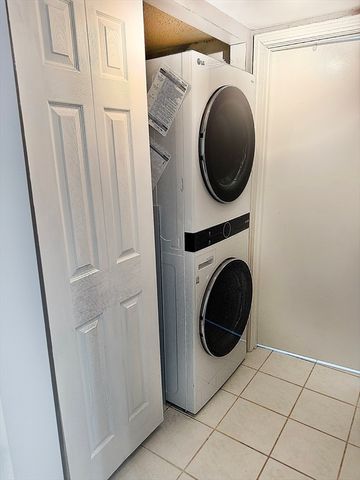 15 Bower Rd F9, Quincy, MA 02169