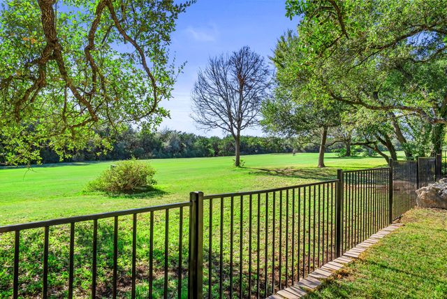 7 Tourney CV, The Hills, TX 78738