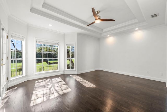 7 Tourney CV, The Hills, TX 78738