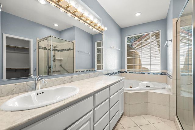 7 Tourney CV, The Hills, TX 78738