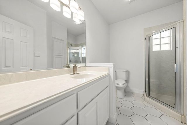 7 Tourney CV, The Hills, TX 78738