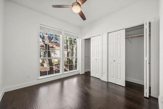 7 Tourney CV, The Hills, TX 78738