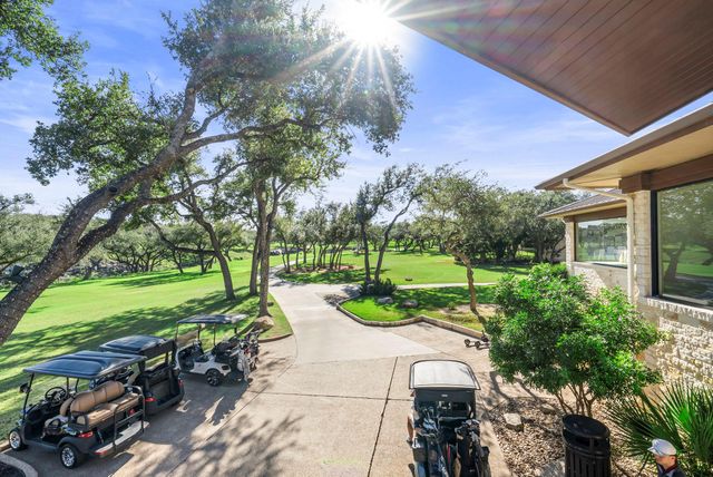 7 Tourney CV, The Hills, TX 78738