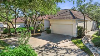 7 Tourney CV, The Hills, TX 78738