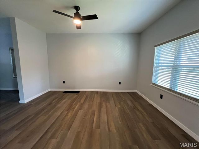 6749 Vernon Avenue, University City, MO 63130