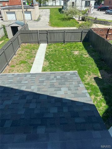 6749 Vernon Avenue, University City, MO 63130