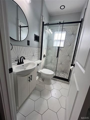 6749 Vernon Avenue, University City, MO 63130