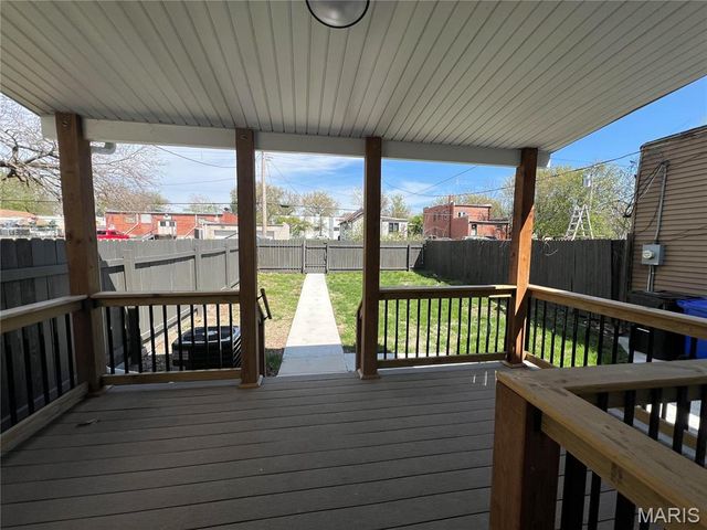 6749 Vernon Avenue, University City, MO 63130