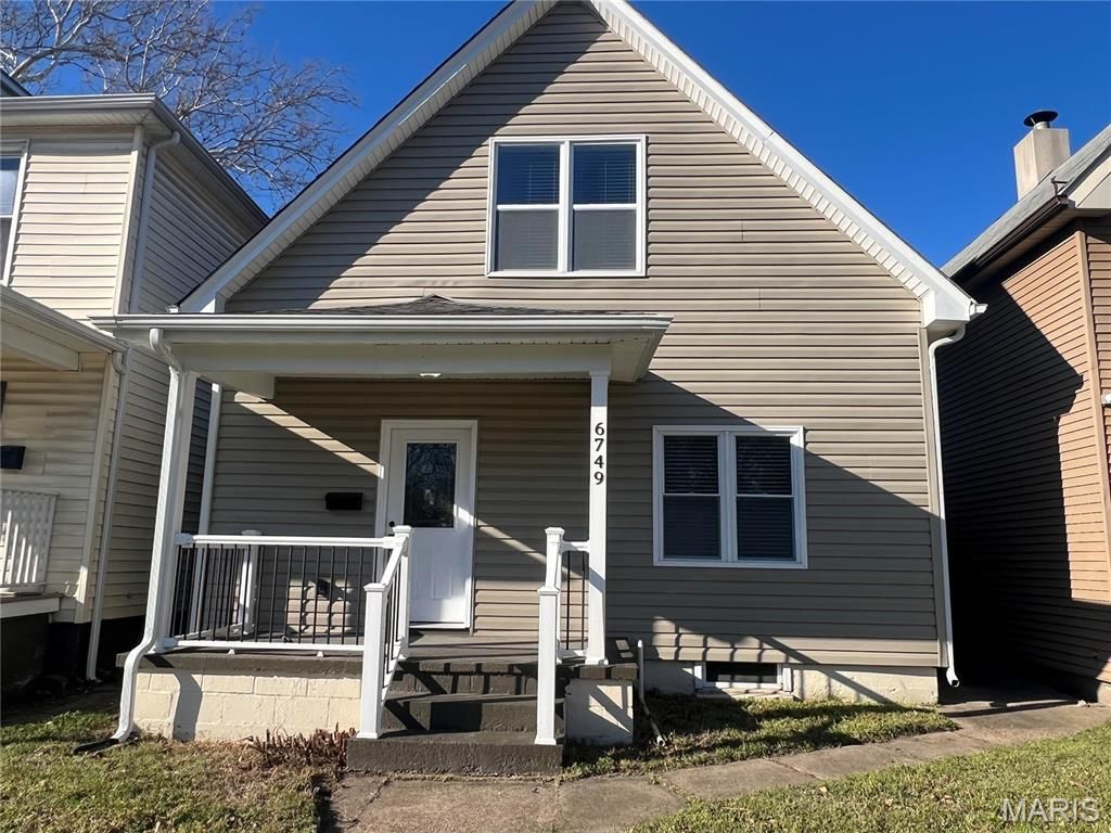 6749 Vernon Avenue, University City, MO 63130