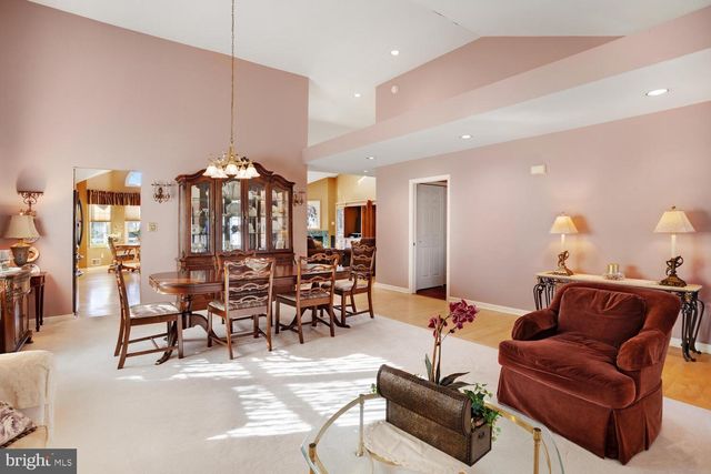 257 WAVE ROAD, Manahawkin, NJ 08050