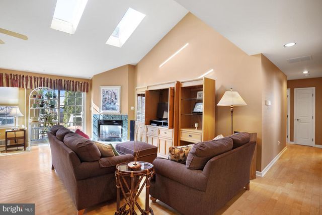 257 WAVE ROAD, Manahawkin, NJ 08050