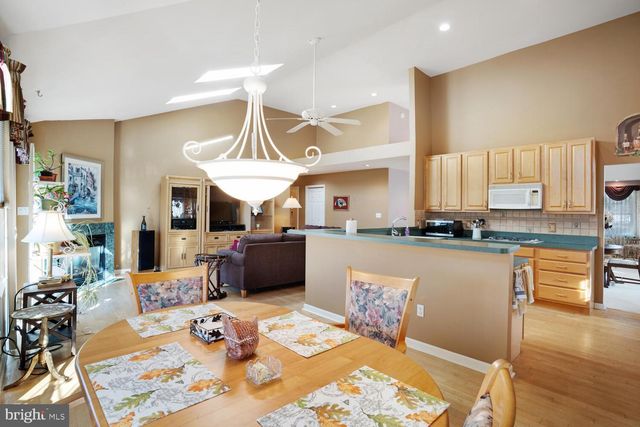 257 WAVE ROAD, Manahawkin, NJ 08050