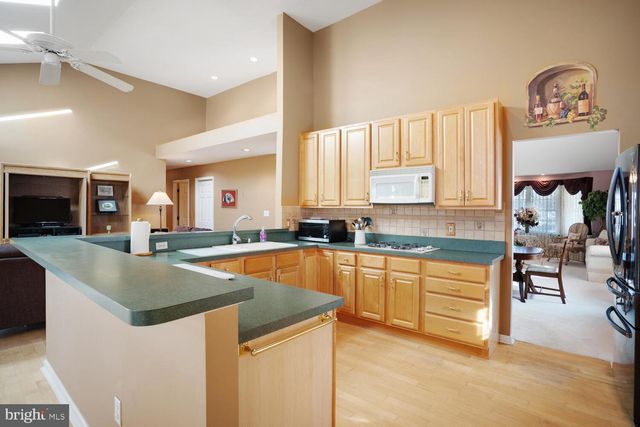 257 WAVE ROAD, Manahawkin, NJ 08050