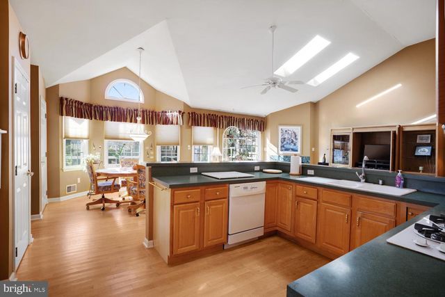 257 WAVE ROAD, Manahawkin, NJ 08050