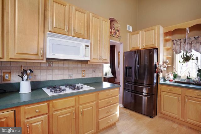 257 WAVE ROAD, Manahawkin, NJ 08050