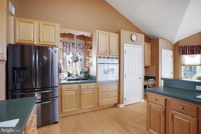 257 WAVE ROAD, Manahawkin, NJ 08050