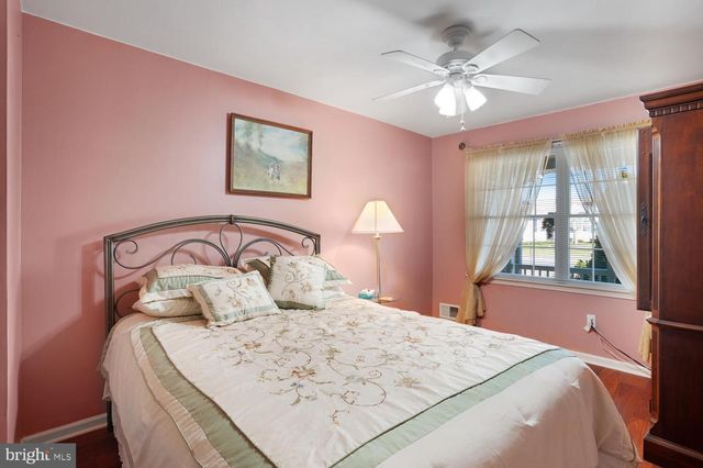 257 WAVE ROAD, Manahawkin, NJ 08050