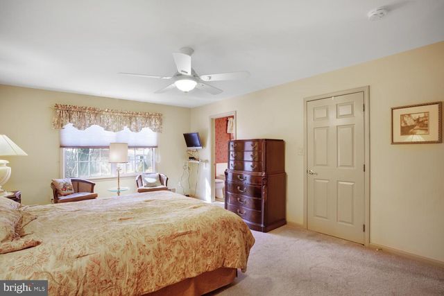 257 WAVE ROAD, Manahawkin, NJ 08050