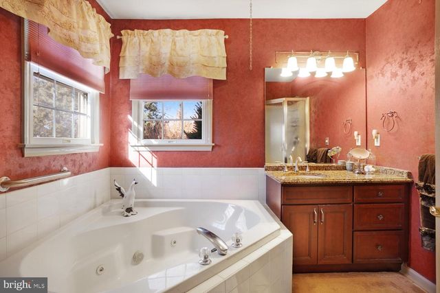 257 WAVE ROAD, Manahawkin, NJ 08050