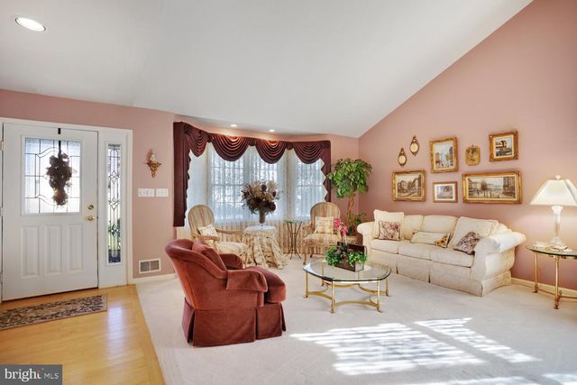 257 WAVE ROAD, Manahawkin, NJ 08050