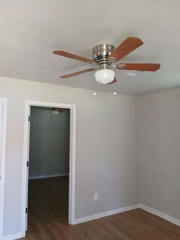 15521 Highway 6, Santa Fe, TX 77517