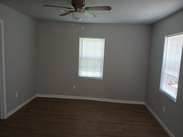 15521 Highway 6, Santa Fe, TX 77517