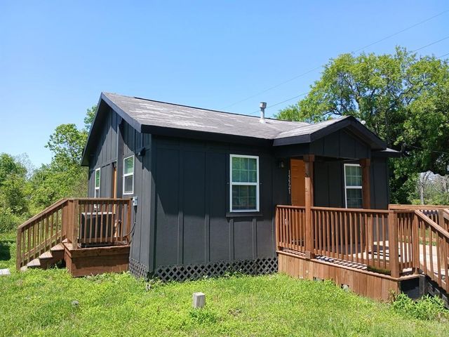 15521 Highway 6, Santa Fe, TX 77517