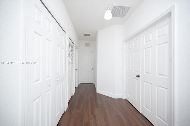 9866 NW 10th St, Miami, FL 33172