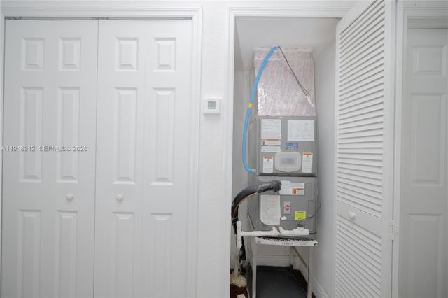 9866 NW 10th St, Miami, FL 33172