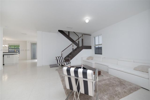 9866 NW 10th St, Miami, FL 33172