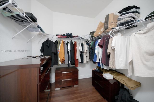 9866 NW 10th St, Miami, FL 33172