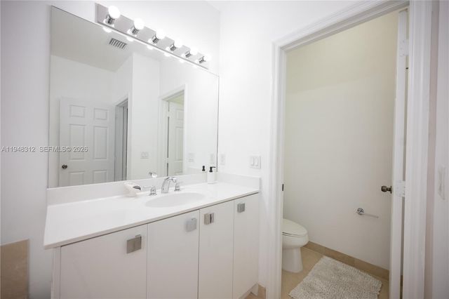 9866 NW 10th St, Miami, FL 33172