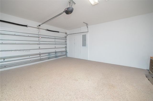 9866 NW 10th St, Miami, FL 33172