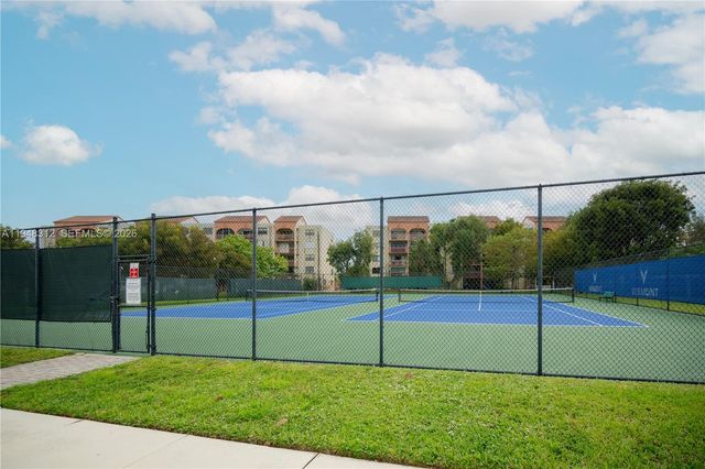 9866 NW 10th St, Miami, FL 33172