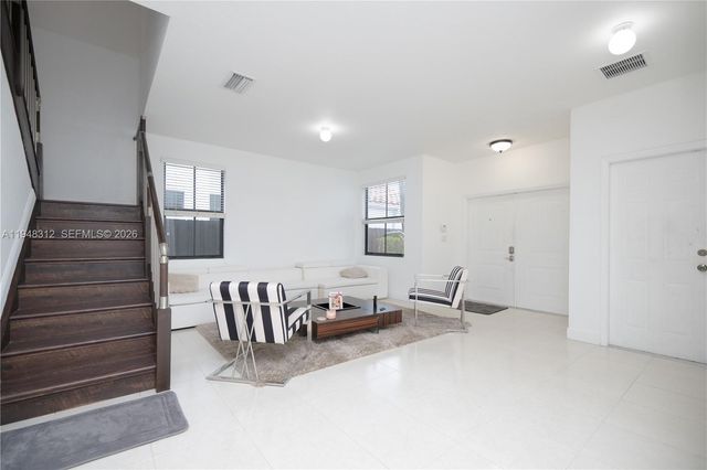 9866 NW 10th St, Miami, FL 33172