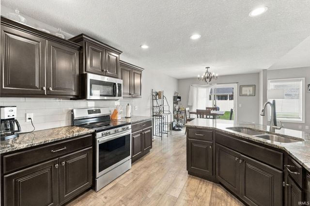 9682 Banbury Trail, Fort Wayne, IN 46818