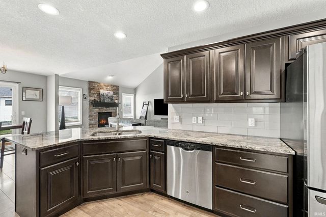 9682 Banbury Trail, Fort Wayne, IN 46818