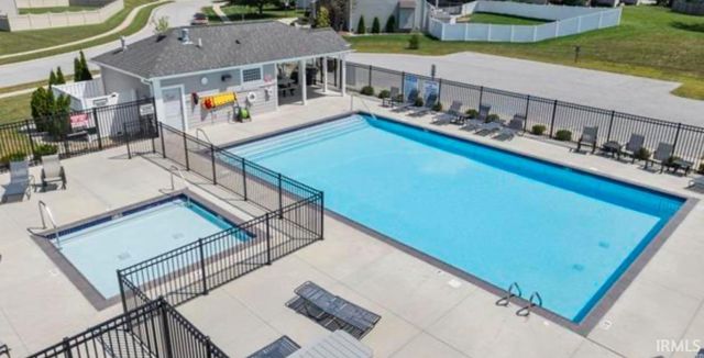 9682 Banbury Trail, Fort Wayne, IN 46818