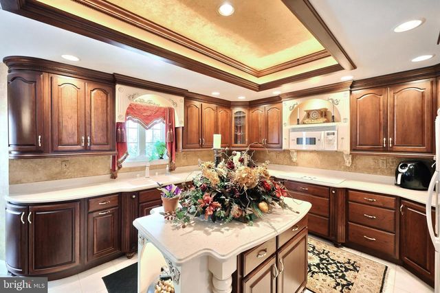 60 HUNTERS CIR, Abbottstown, PA 17301