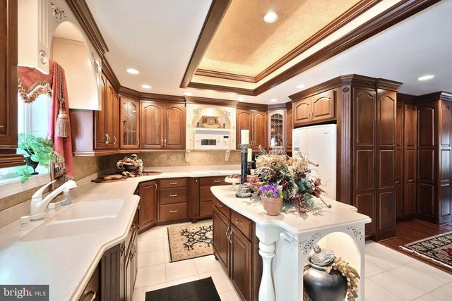 60 HUNTERS CIR, Abbottstown, PA 17301