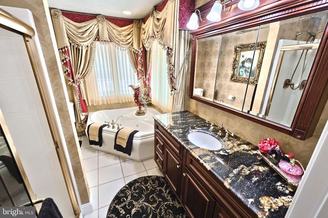 60 HUNTERS CIR, Abbottstown, PA 17301