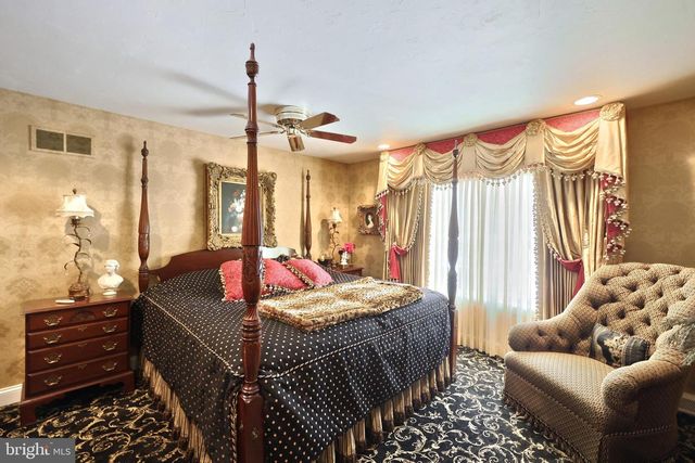 60 HUNTERS CIR, Abbottstown, PA 17301