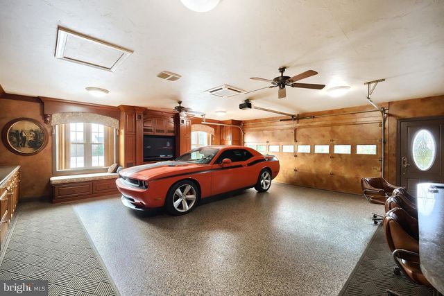 60 HUNTERS CIR, Abbottstown, PA 17301