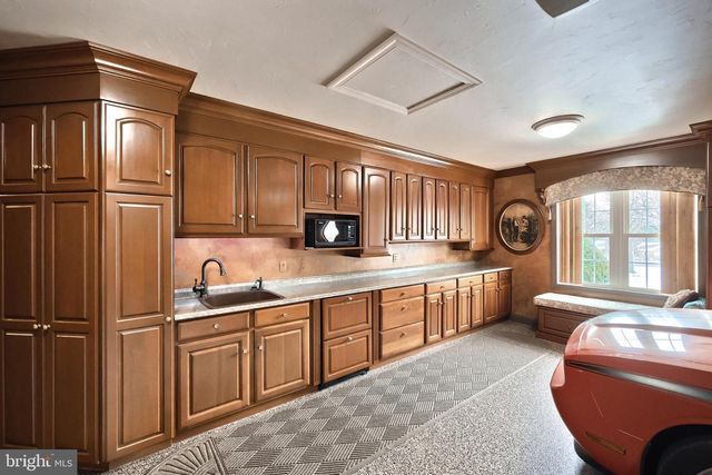 60 HUNTERS CIR, Abbottstown, PA 17301