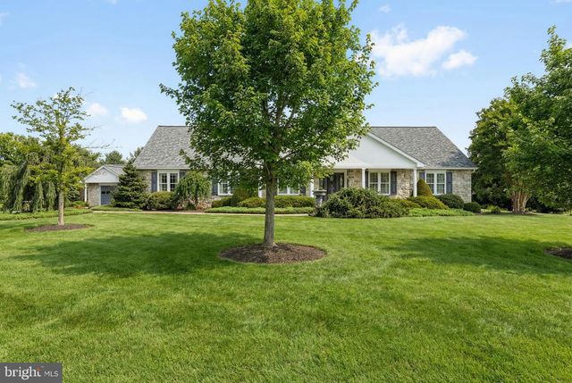 60 HUNTERS CIR, Abbottstown, PA 17301