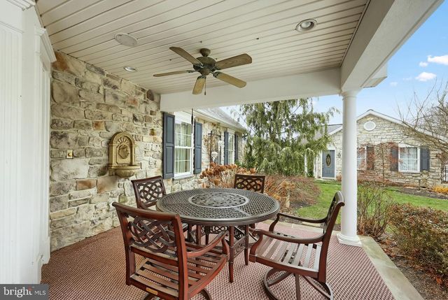 60 HUNTERS CIR, Abbottstown, PA 17301